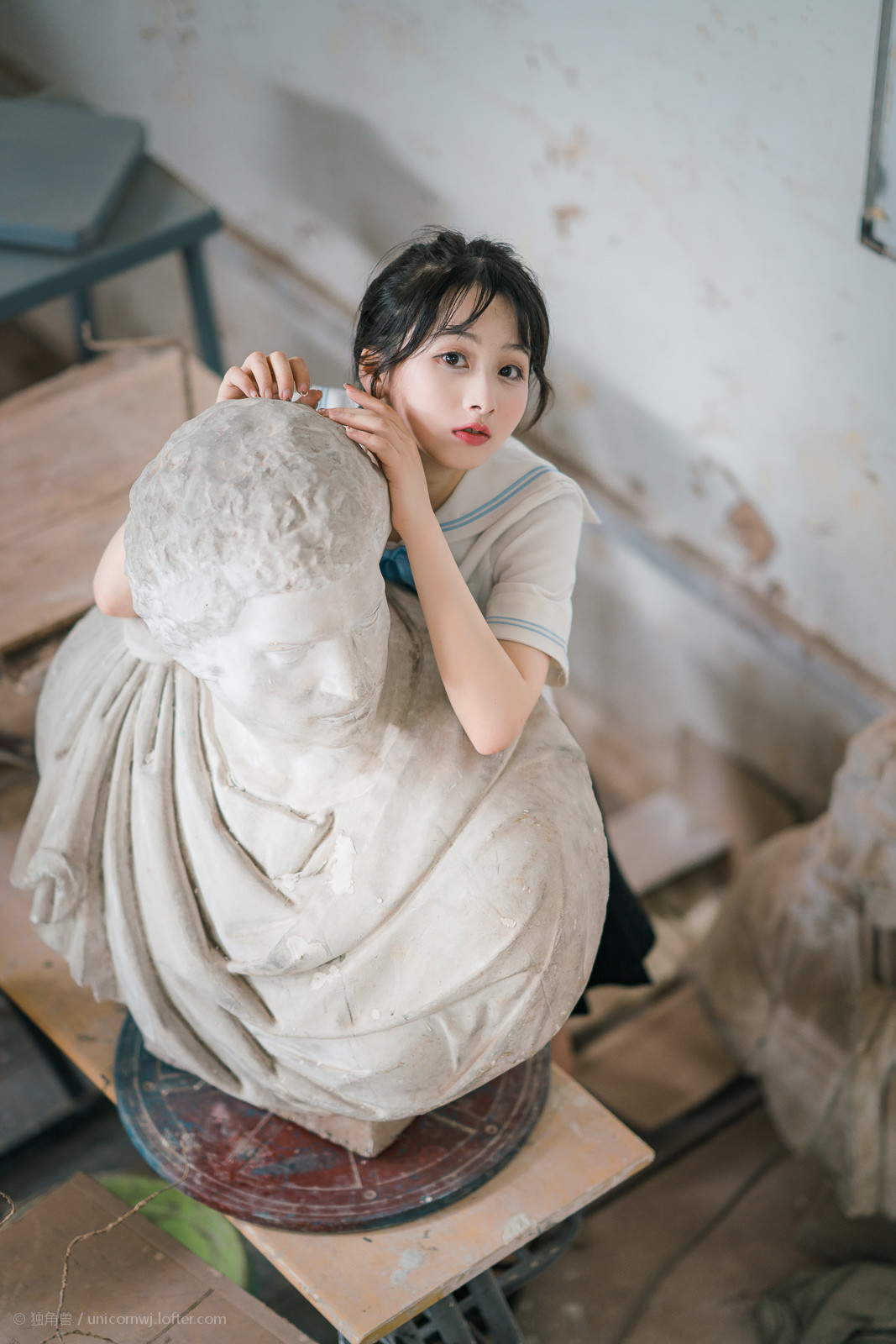 第三期摄影作品展示《雕塑教室的少女》 | 元气摄影